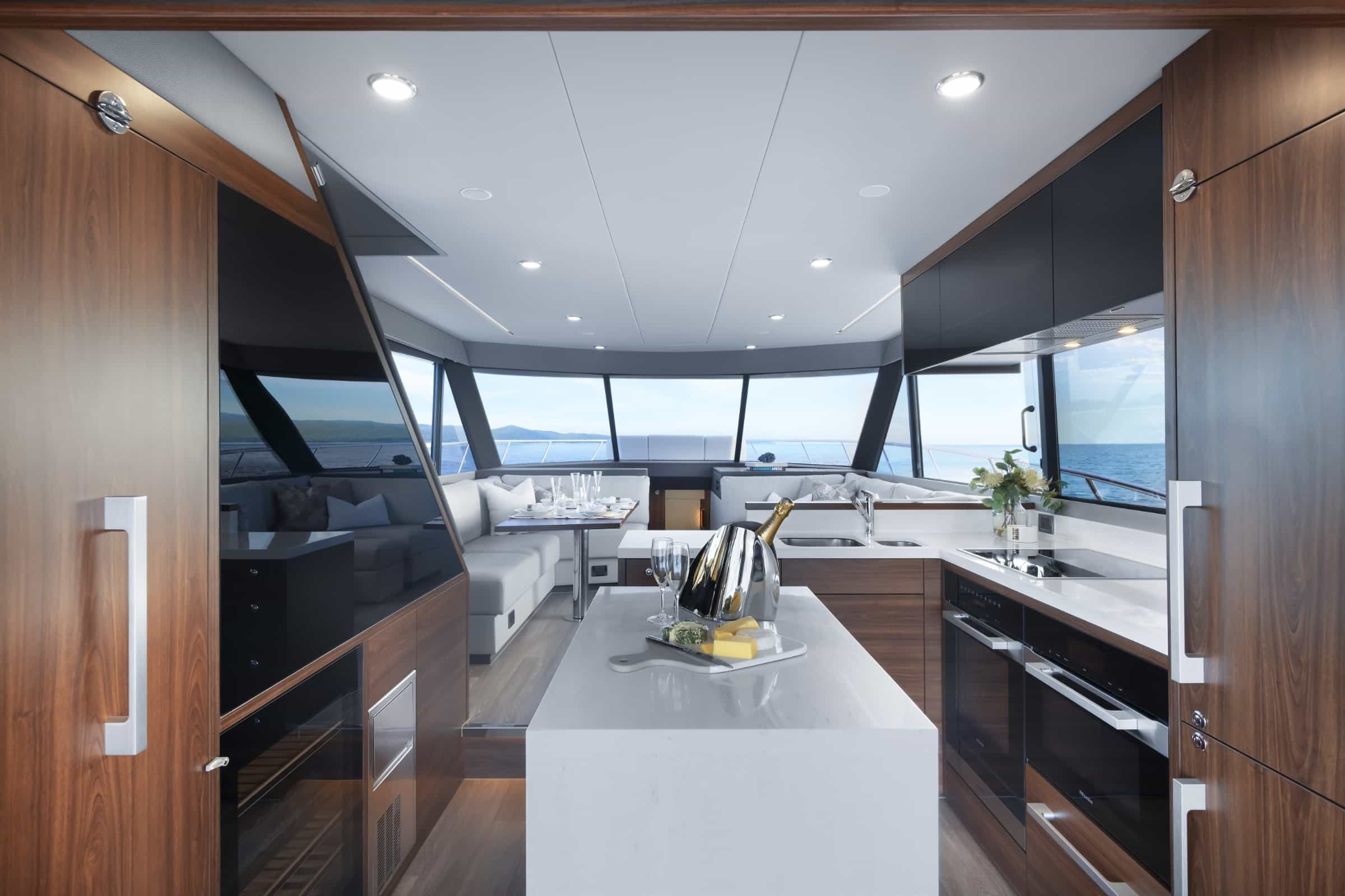 Maritimo M600 Black Edition - SIGNATURE AFT GALLEY