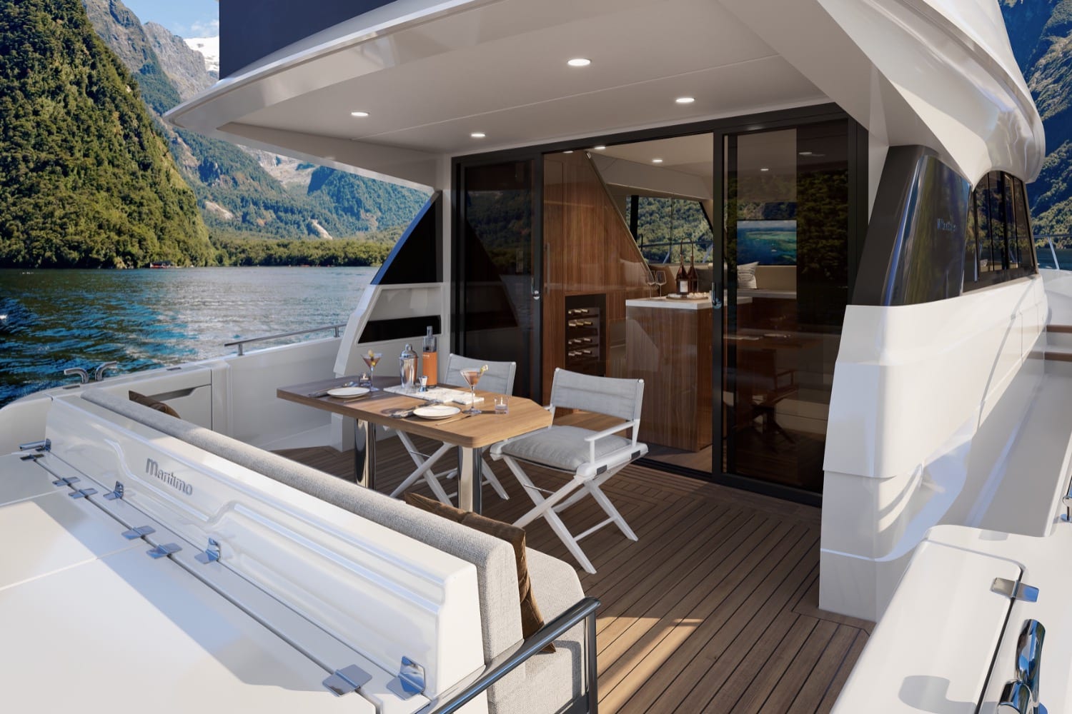 Maritimo M50 - EXPANSIVE ENTERTAINMENT SPACES